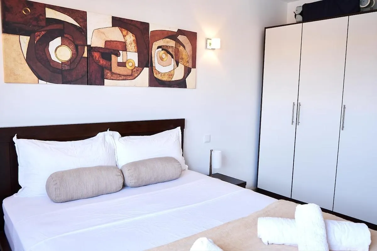 Elegant 1-Bedroom Duplex Apartment 圣玛丽亚