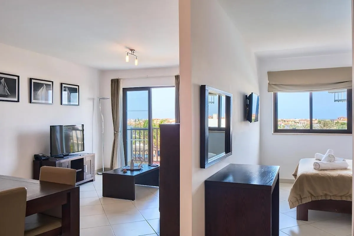 Elegant 1-Bedroom Duplex Apartment 圣玛丽亚 佛得角
